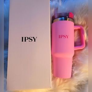 40oz Ipsy Tumbler. PRETTY IN PINK 🩷🩷 Brand New 💎